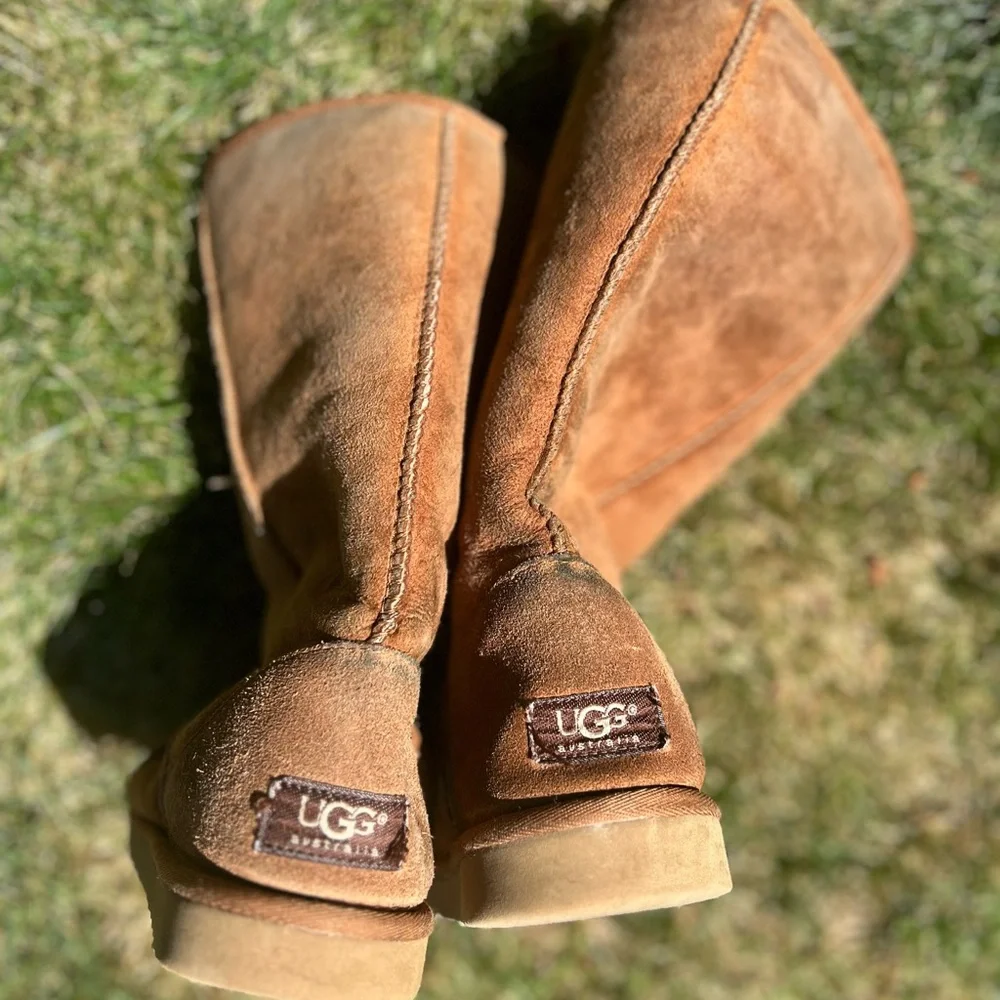 UGG Classic Tall II Boot in Chestnut Suede Sheepskin Women's Size 7